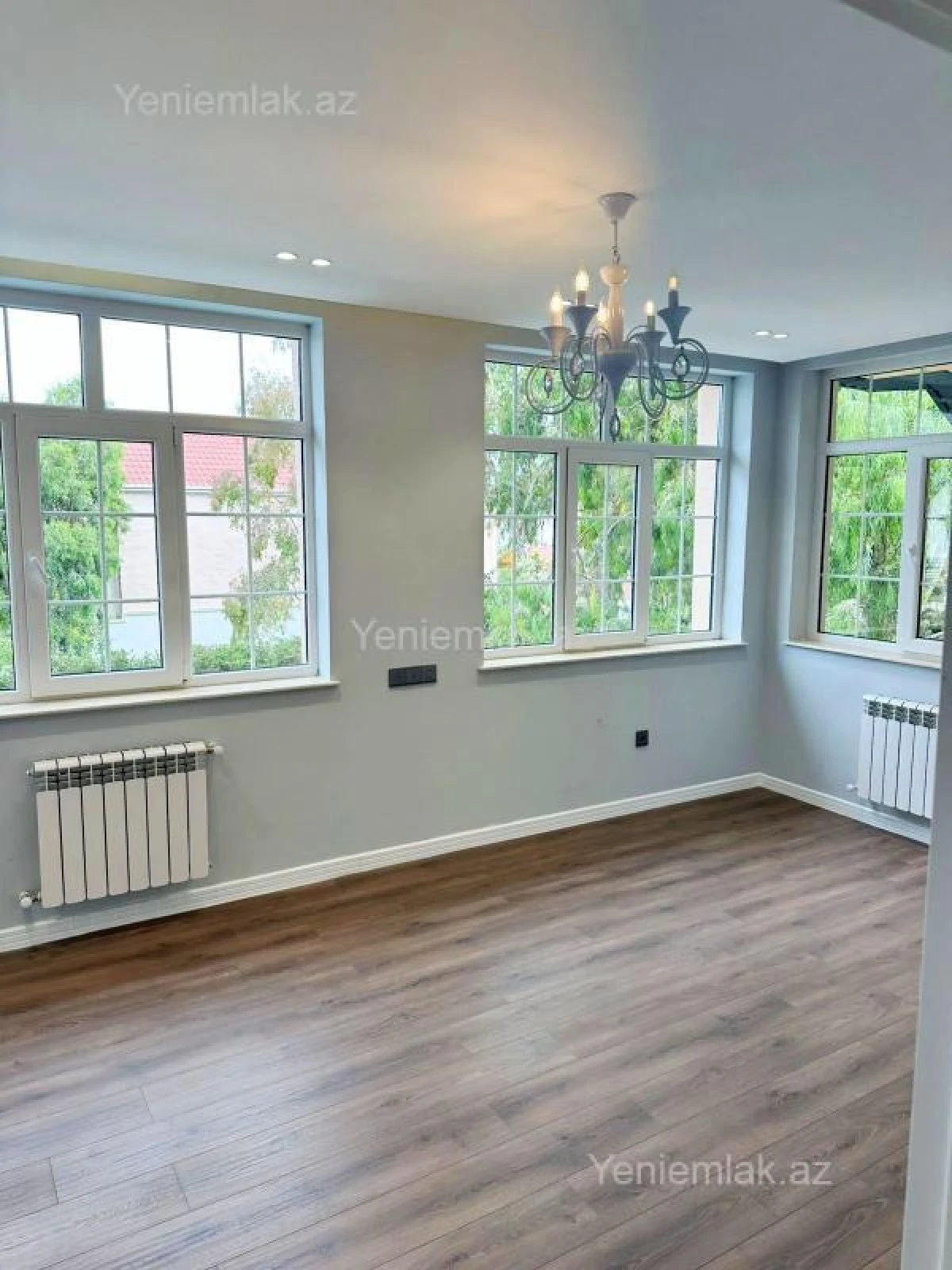 Satılır 6 otaqlı həyət evi 270 m²