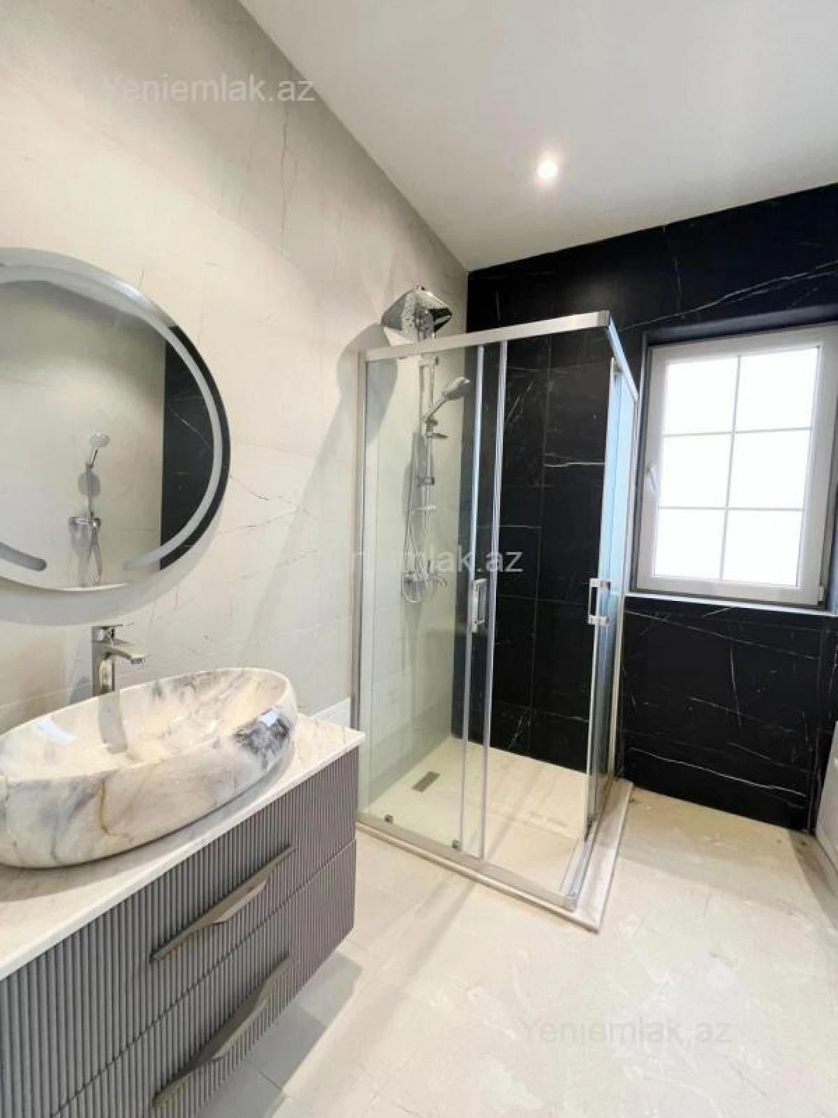 Satılır 6 otaqlı həyət evi 270 m²