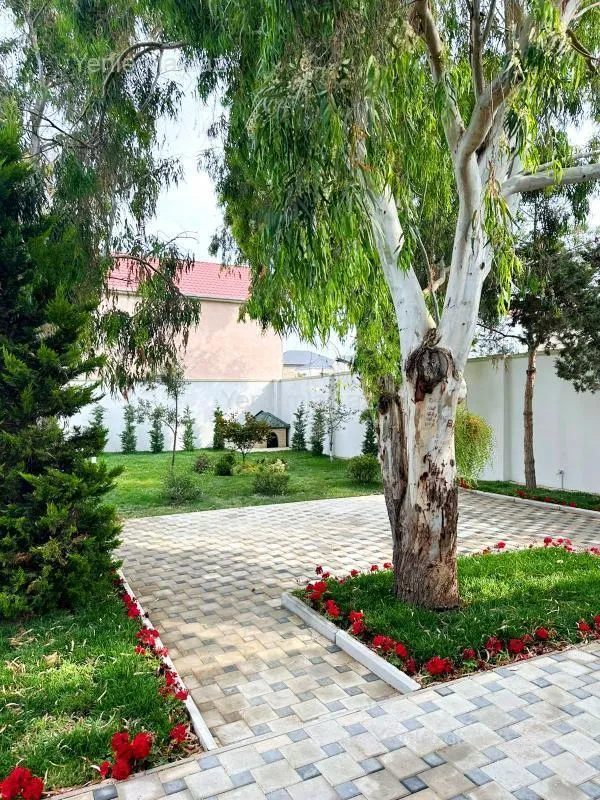 Satılır 6 otaqlı həyət evi 270 m²