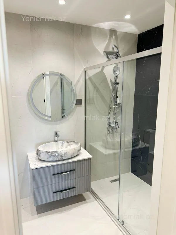 Satılır 6 otaqlı həyət evi 270 m²