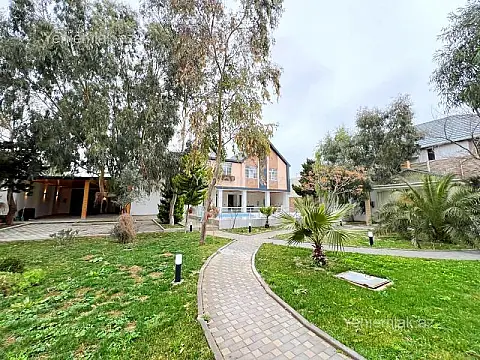 Satılır 6 otaqlı həyət evi 270 m²