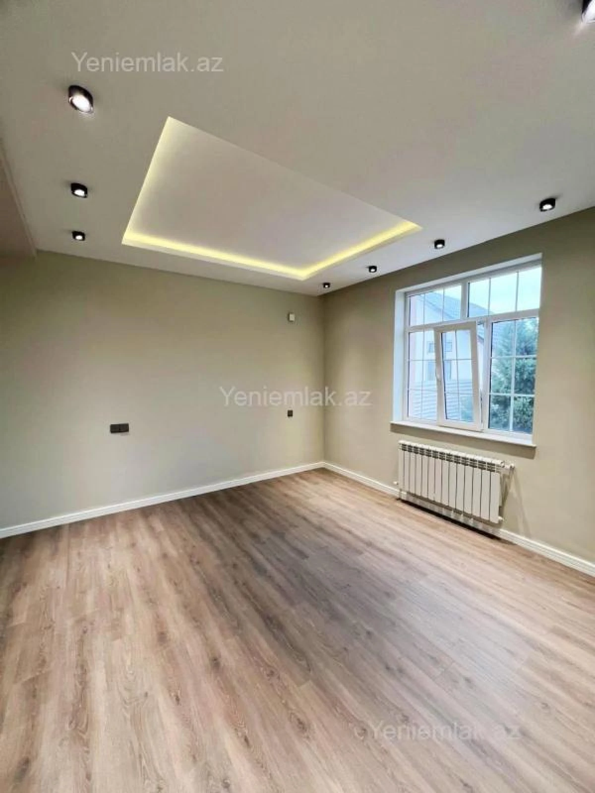 Satılır 6 otaqlı həyət evi 270 m²