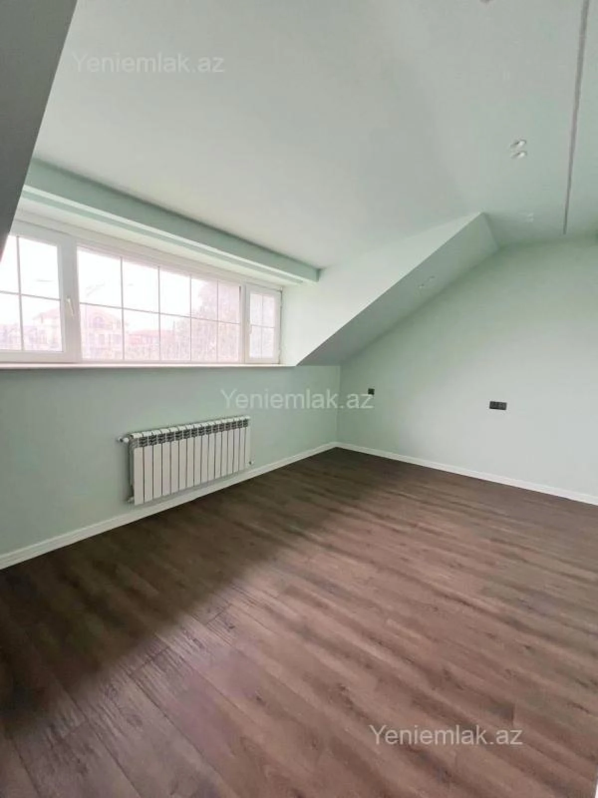 Satılır 6 otaqlı həyət evi 270 m²