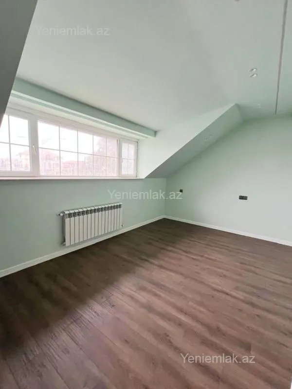 Satılır 6 otaqlı həyət evi 270 m²