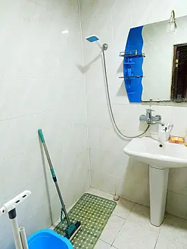 Satılır 4 otaqlı köhnə tikili 100 m²