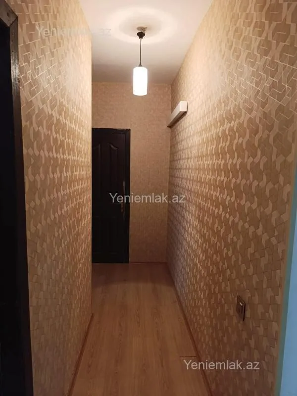 Satılır 4 otaqlı köhnə tikili 100 m²