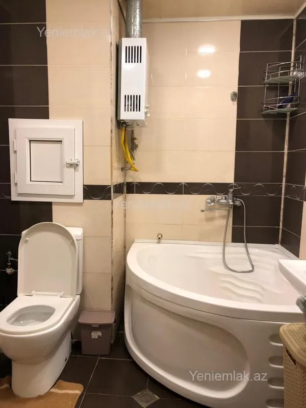 Satılır 3 otaqlı köhnə tikili 85 m²