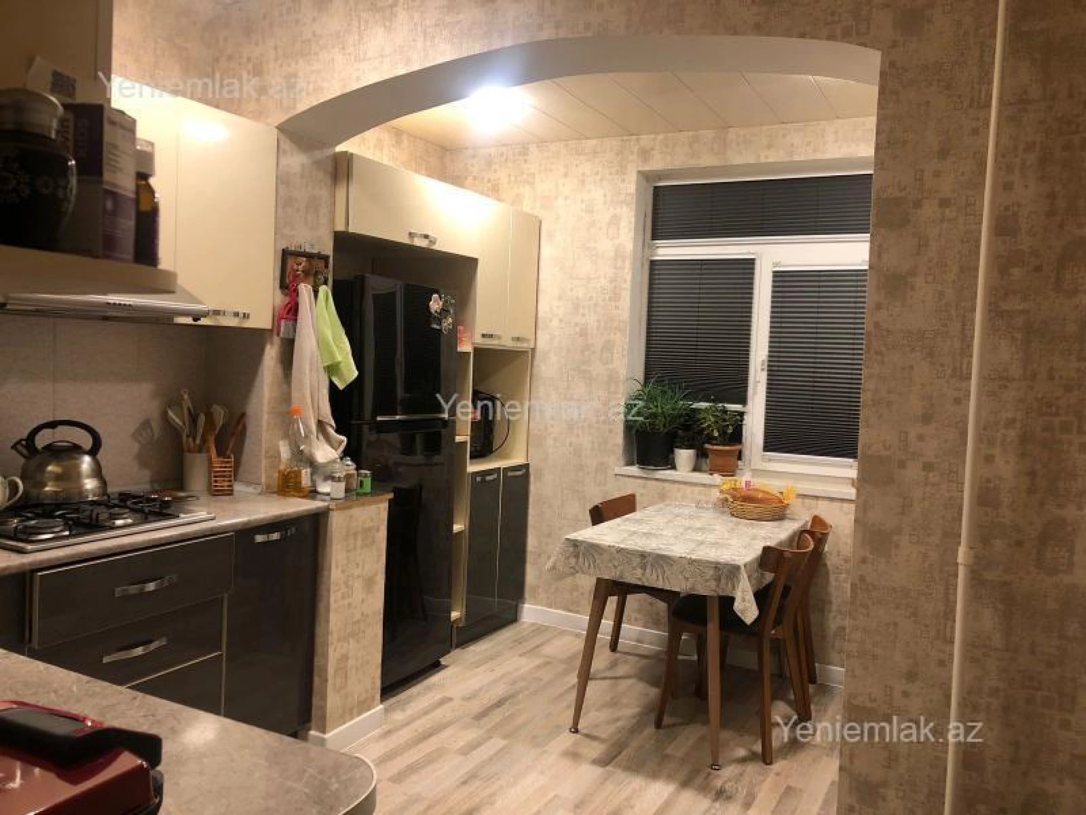 Satılır 3 otaqlı köhnə tikili 85 m²