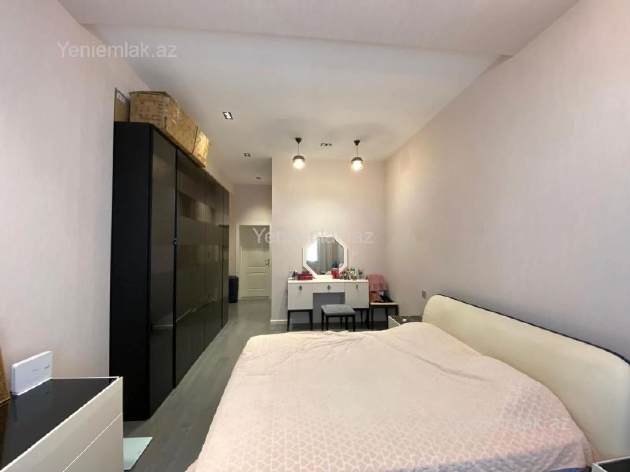 Satılır 4 otaqlı yeni tikili 200 m²