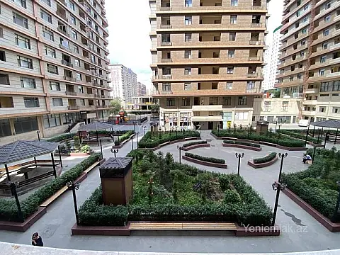 Satılır 4 otaqlı yeni tikili 200 m²