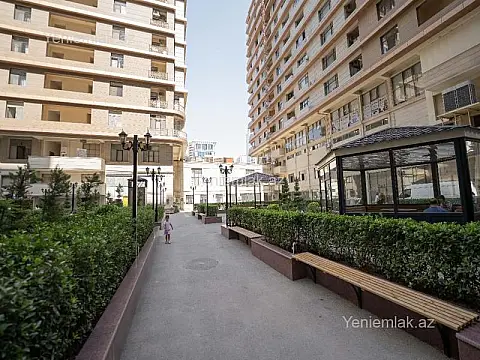 Satılır 4 otaqlı yeni tikili 200 m²