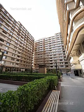 Satılır 4 otaqlı yeni tikili 200 m²