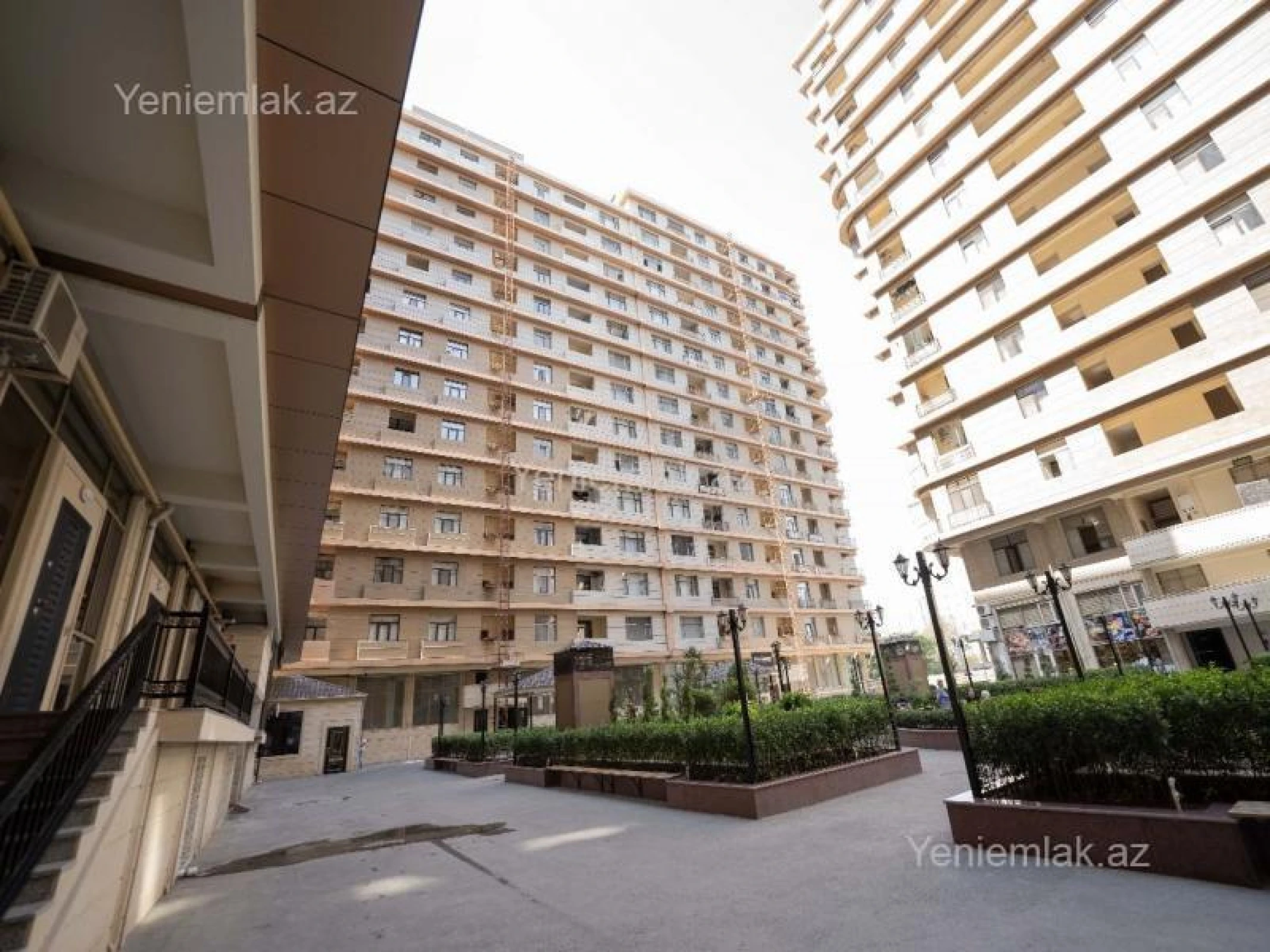 Satılır 4 otaqlı yeni tikili 200 m²