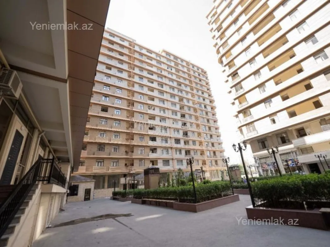 Satılır 4 otaqlı yeni tikili 200 m²