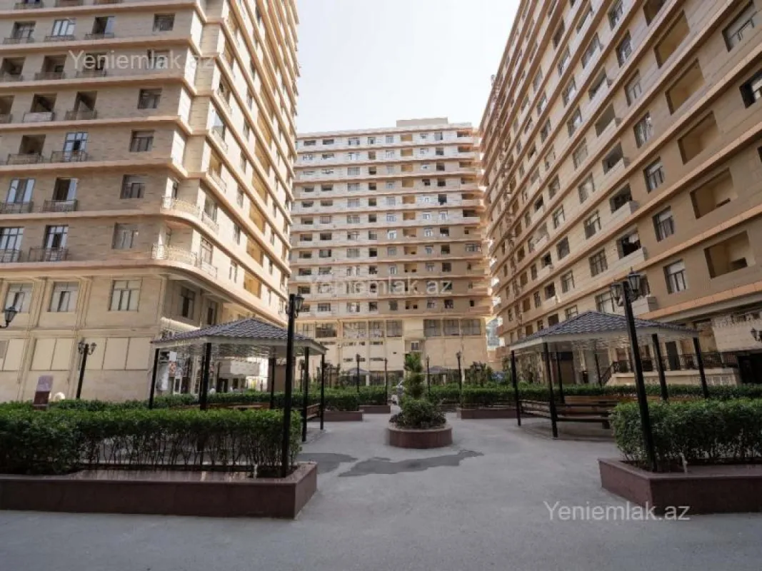 Satılır 4 otaqlı yeni tikili 200 m²