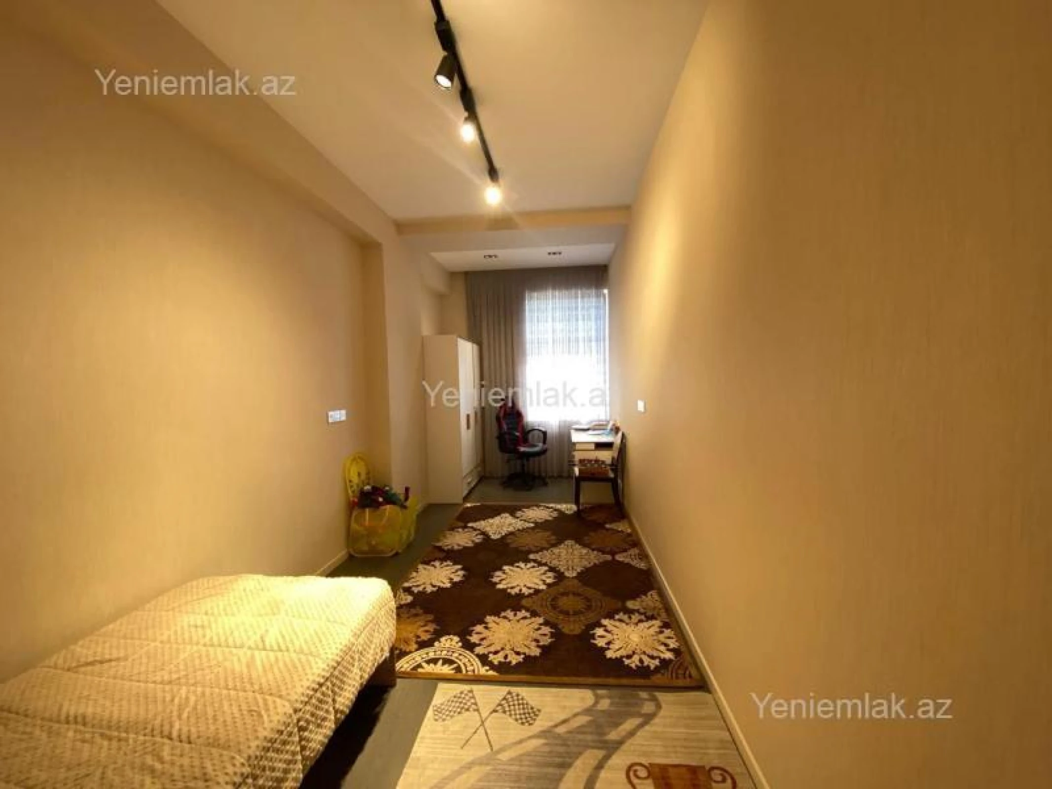 Satılır 4 otaqlı yeni tikili 200 m²