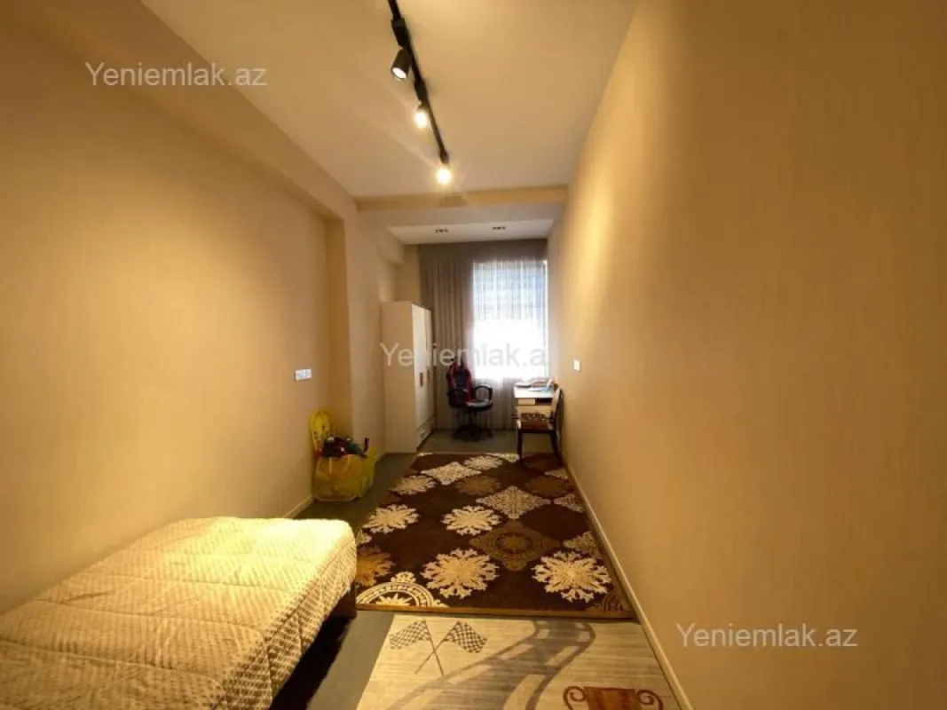 Satılır 4 otaqlı yeni tikili 200 m²