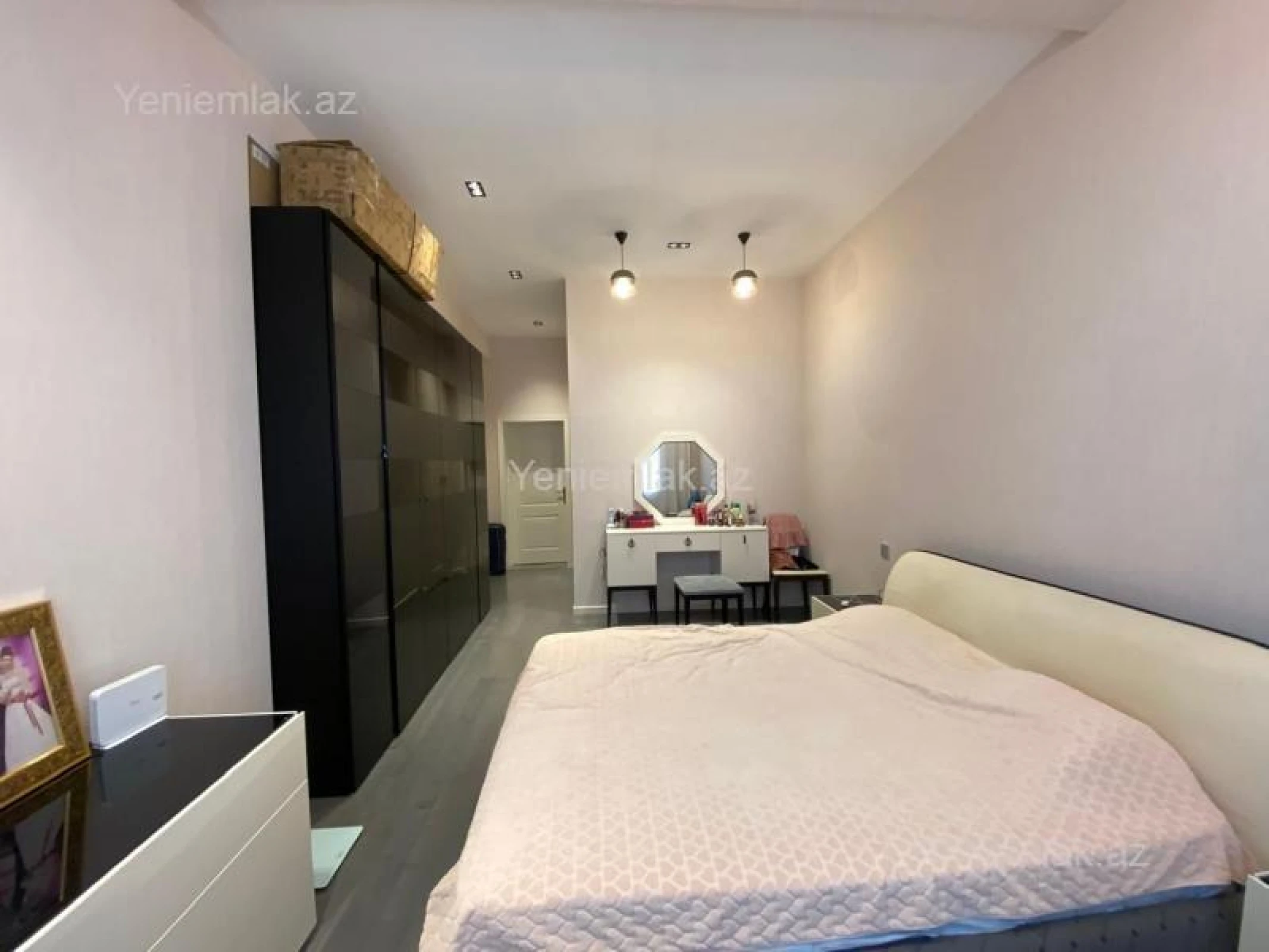 Satılır 4 otaqlı yeni tikili 200 m²