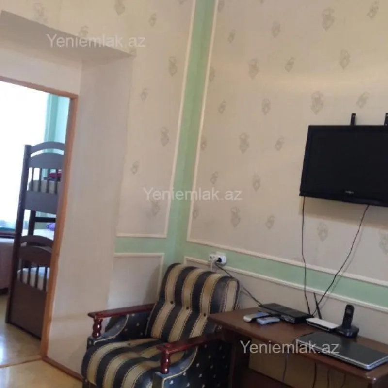 Satılır 2 otaqlı köhnə tikili 50 m²