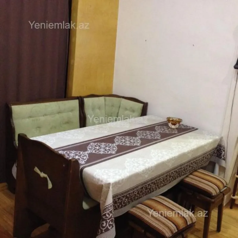 Satılır 2 otaqlı köhnə tikili 50 m²