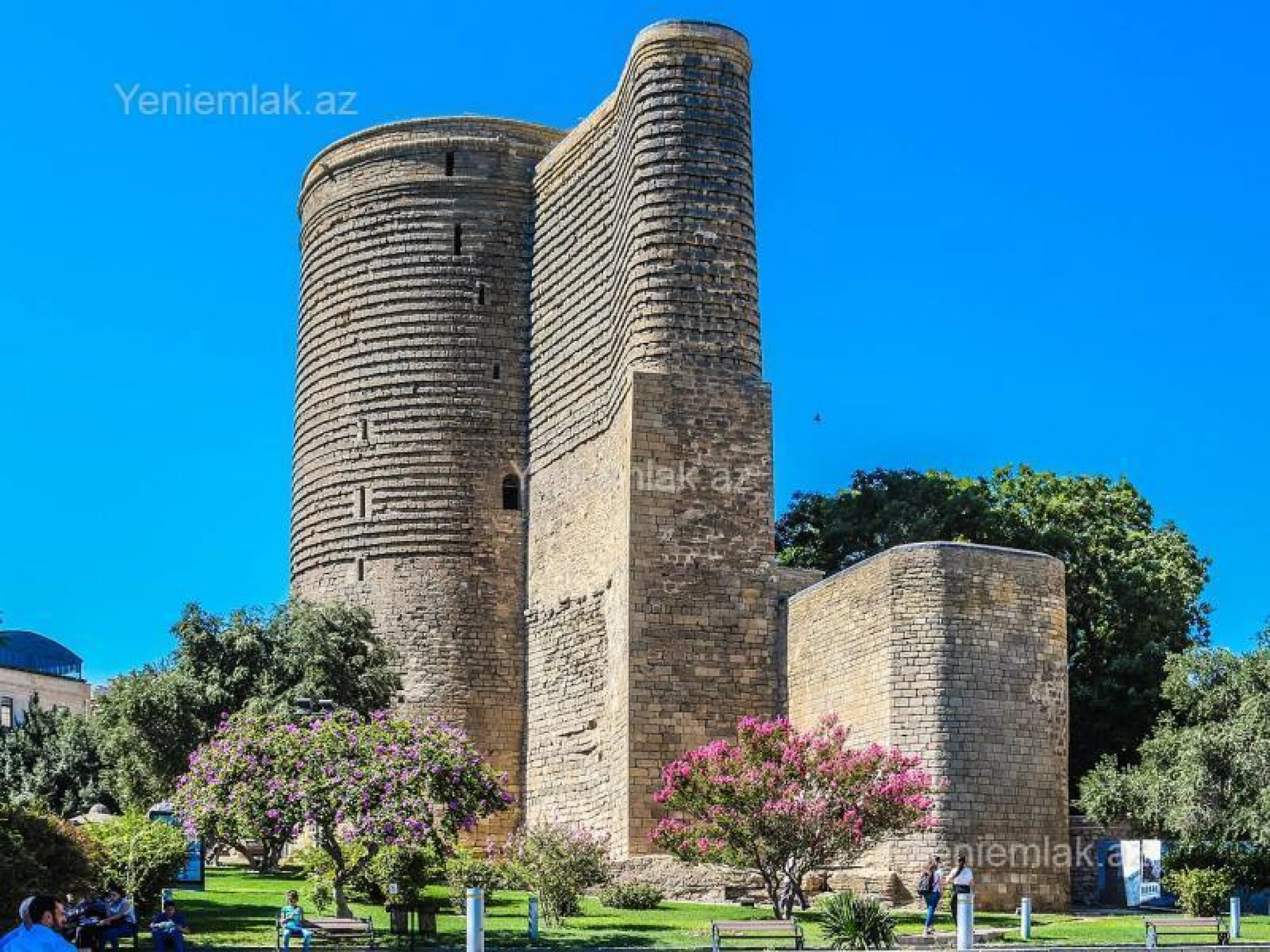 Satılır 2 otaqlı köhnə tikili 50 m²