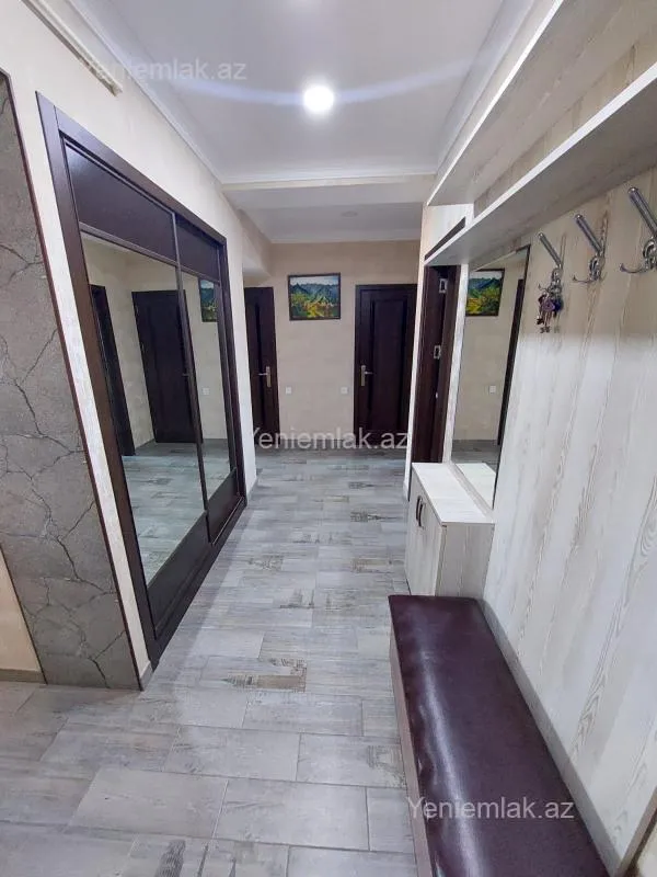 Satılır 4 otaqlı köhnə tikili 120 m²