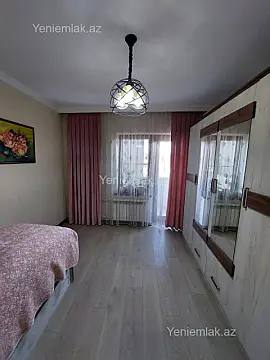 Satılır 4 otaqlı köhnə tikili 120 m²