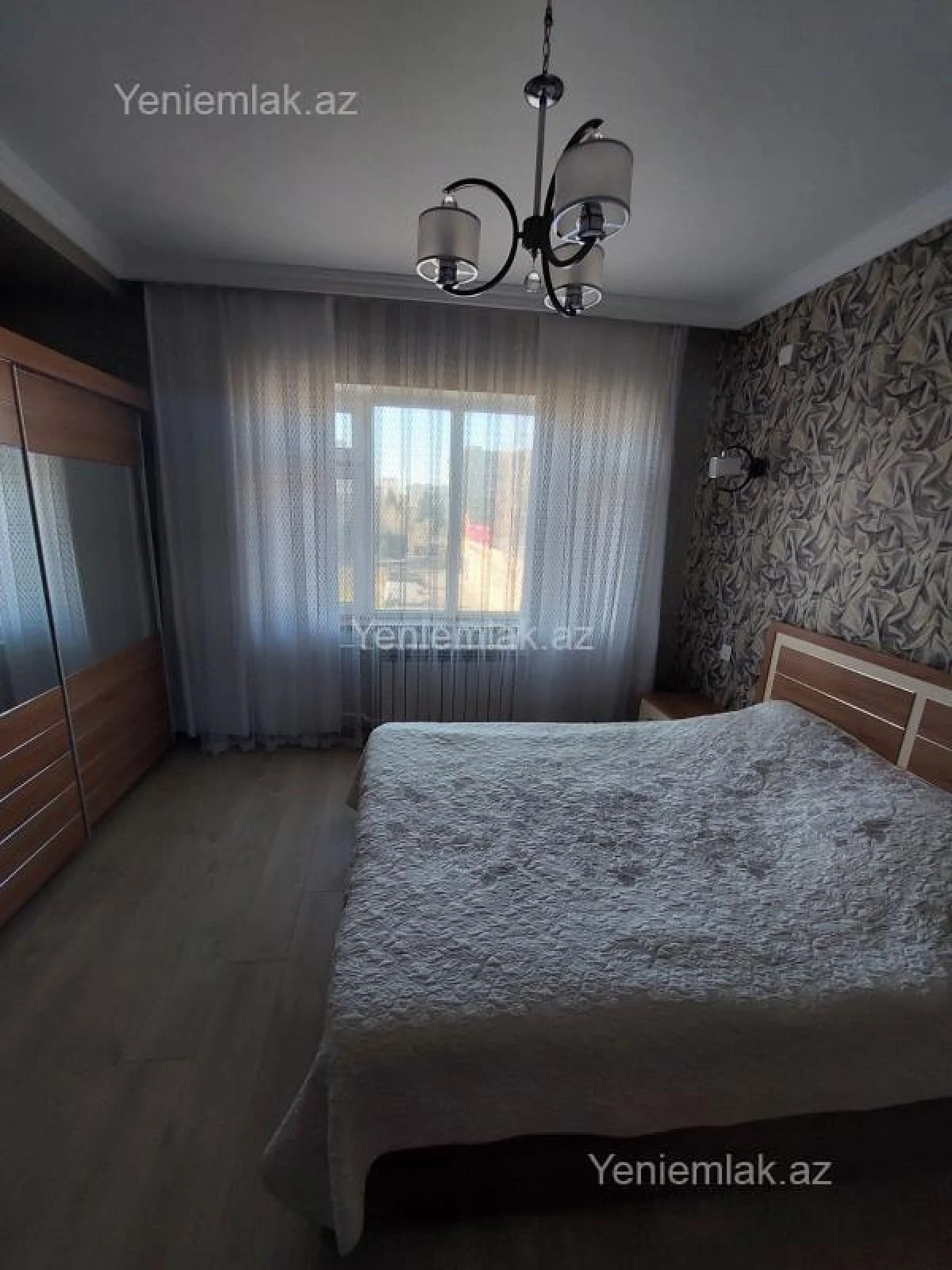 Satılır 4 otaqlı köhnə tikili 120 m²