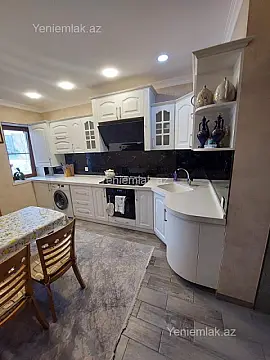 Satılır 4 otaqlı köhnə tikili 120 m²