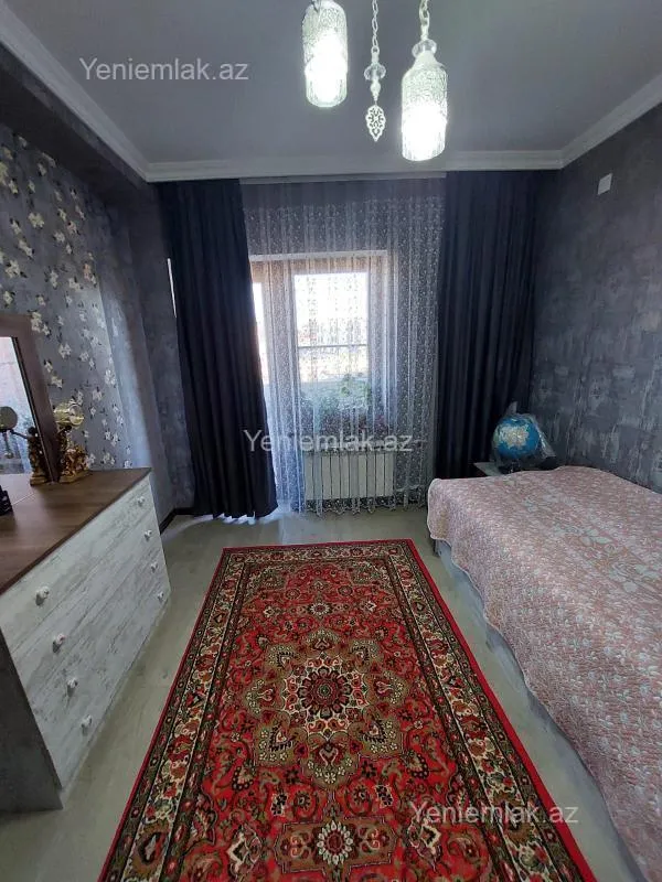 Satılır 4 otaqlı köhnə tikili 120 m²