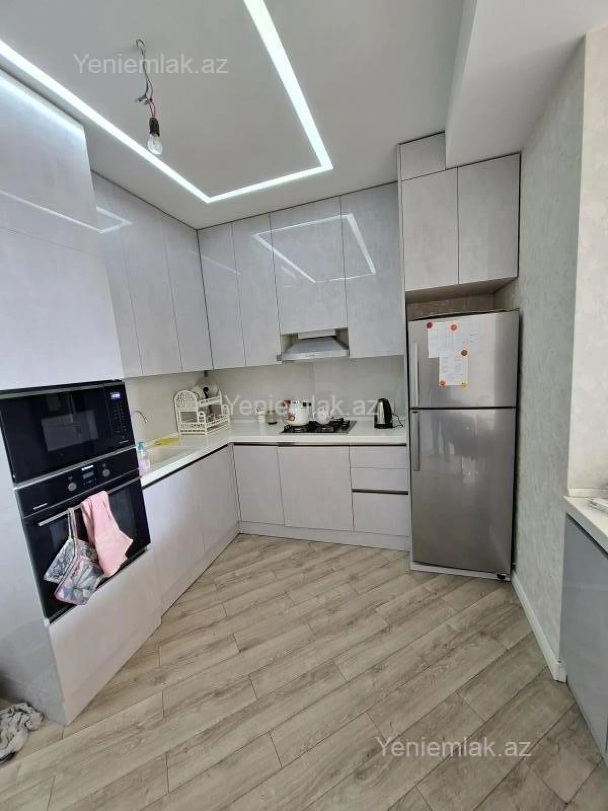 Satılır 3 otaqlı yeni tikili 101 m²