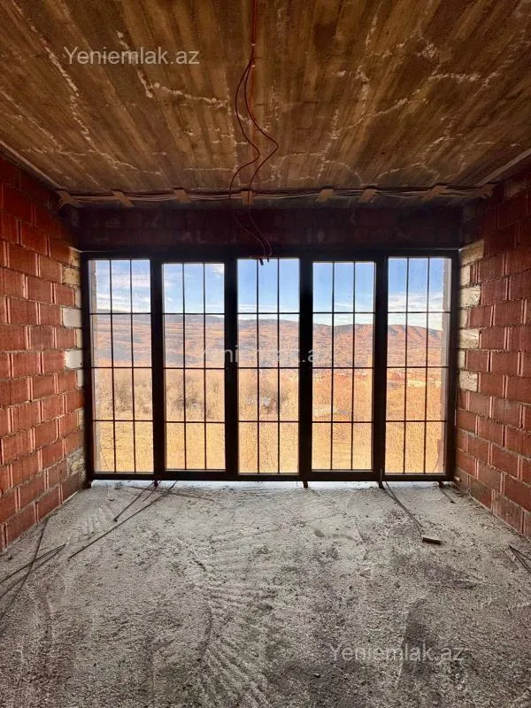 Satılır 16 otaqlı obyekt 7000 m²