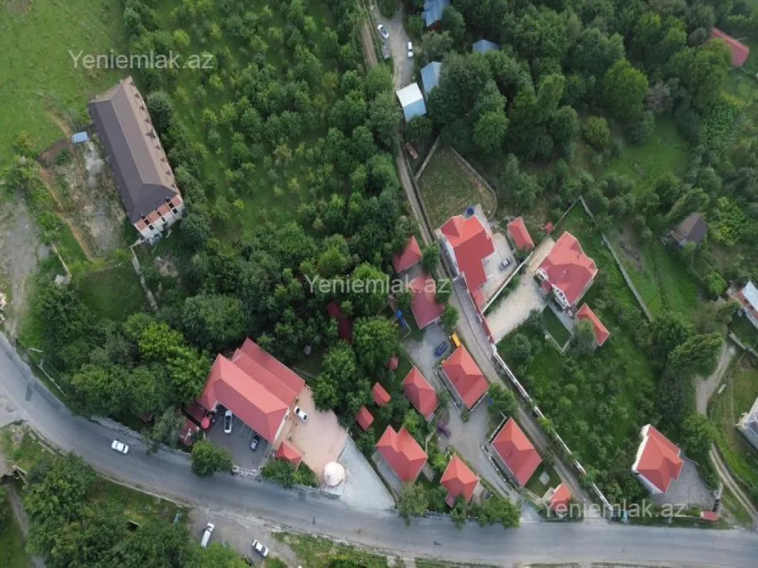 Satılır 16 otaqlı obyekt 7000 m²