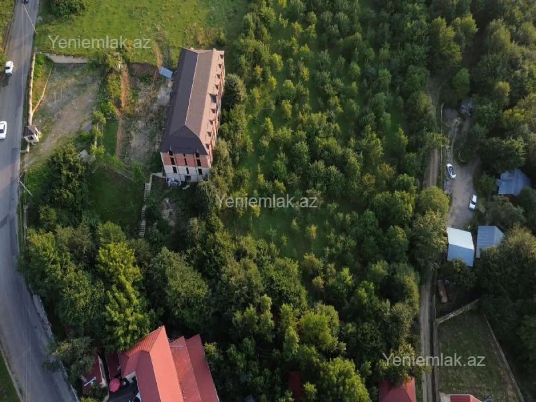 Satılır 16 otaqlı obyekt 7000 m²