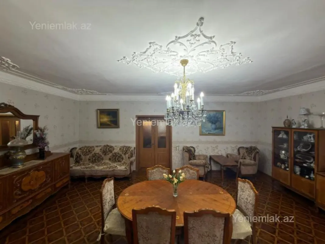 Satılır 5 otaqlı köhnə tikili 110 m²