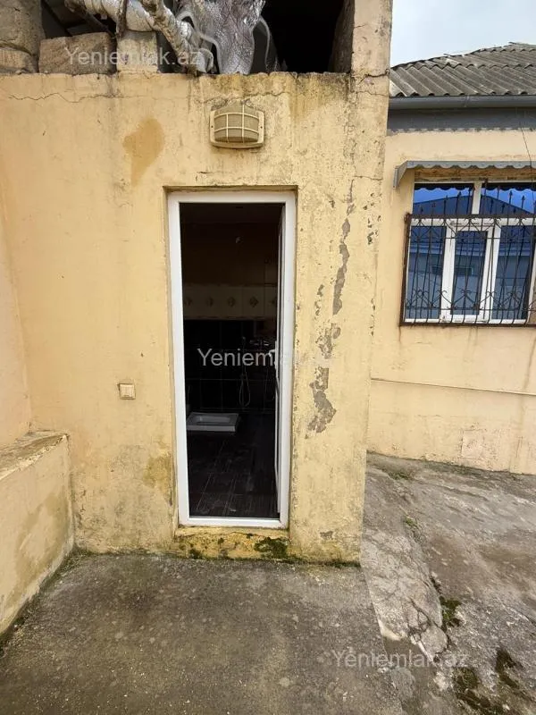 Satılır 7 otaqlı həyət evi 220 m²