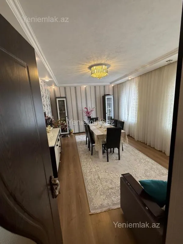 Satılır 7 otaqlı həyət evi 220 m²