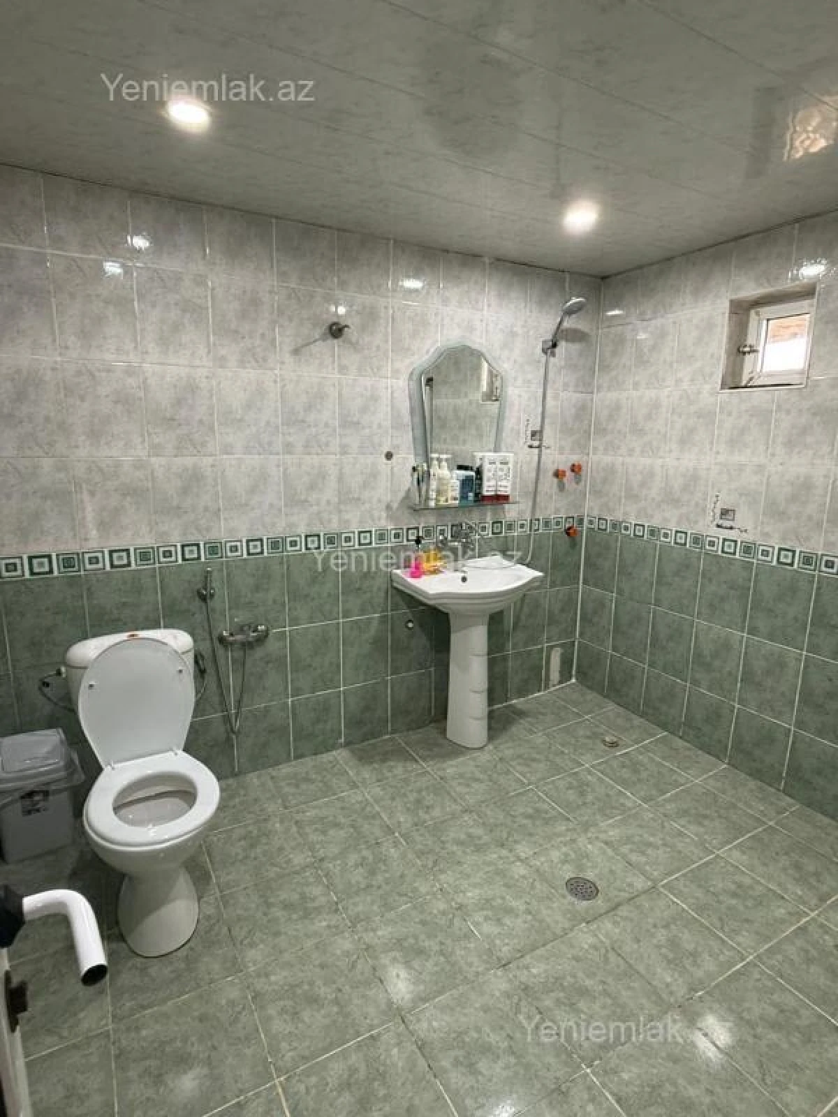 Satılır 7 otaqlı həyət evi 220 m²
