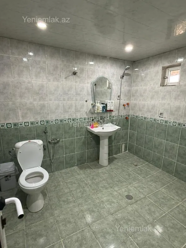 Satılır 7 otaqlı həyət evi 220 m²