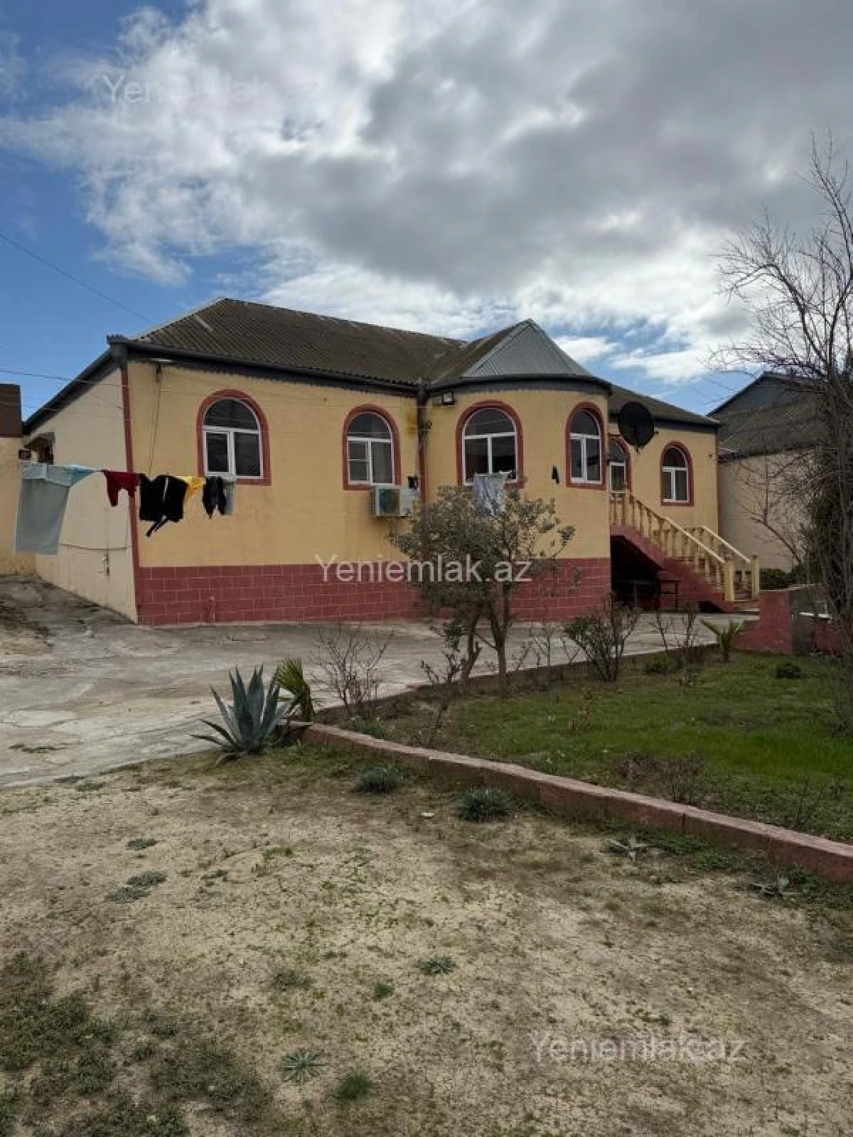 Satılır 7 otaqlı həyət evi 220 m²