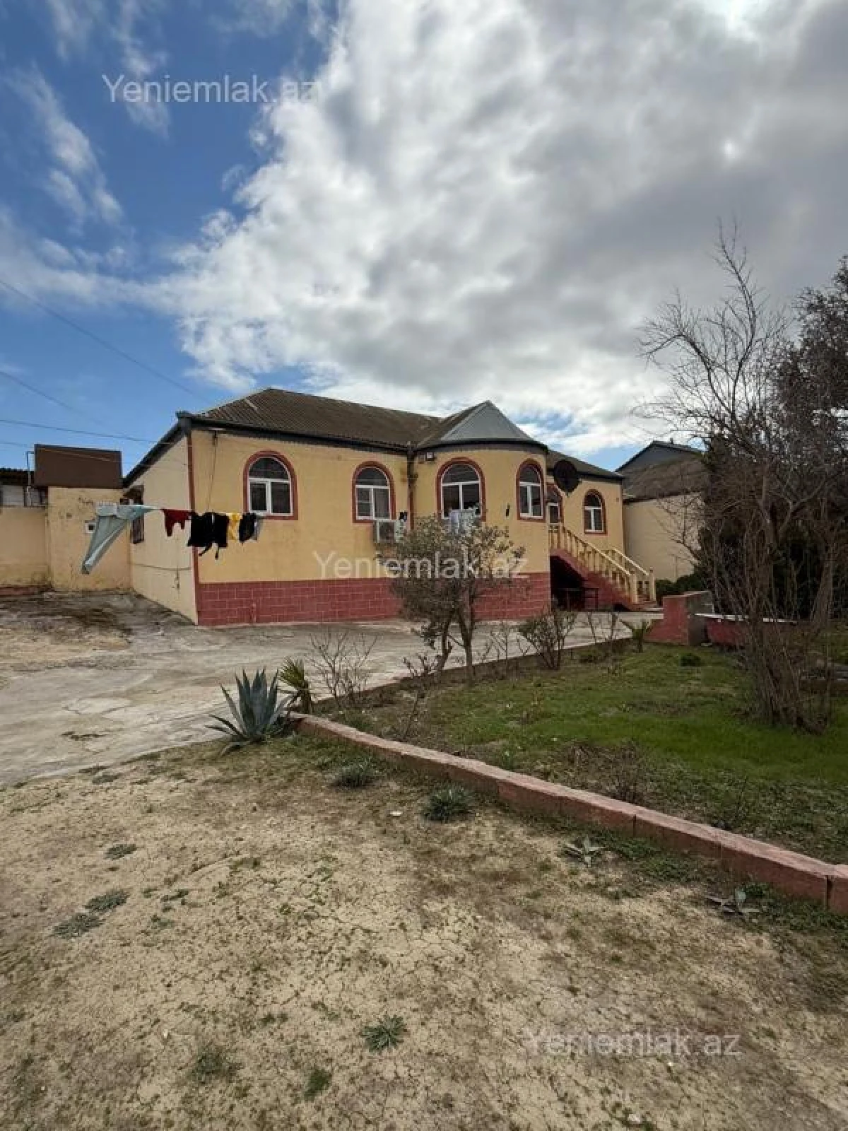 Satılır 7 otaqlı həyət evi 220 m²