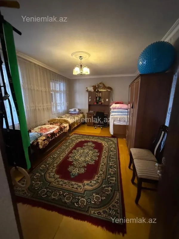 Satılır 7 otaqlı həyət evi 220 m²