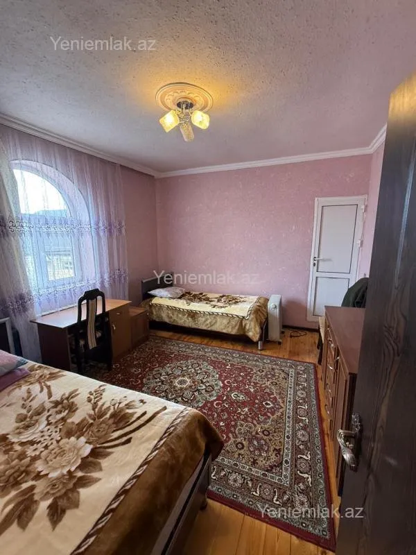 Satılır 7 otaqlı həyət evi 220 m²