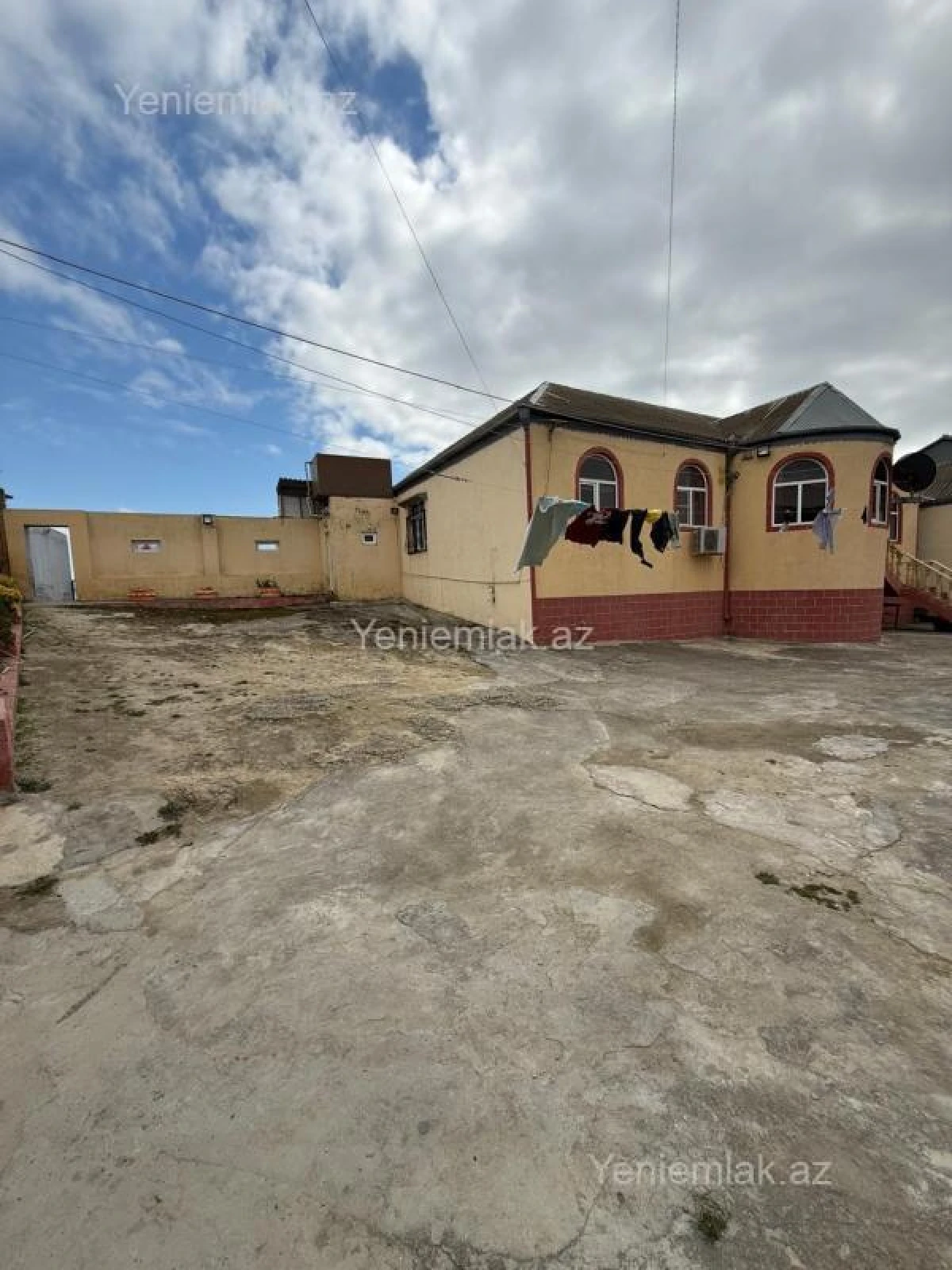 Satılır 7 otaqlı həyət evi 220 m²