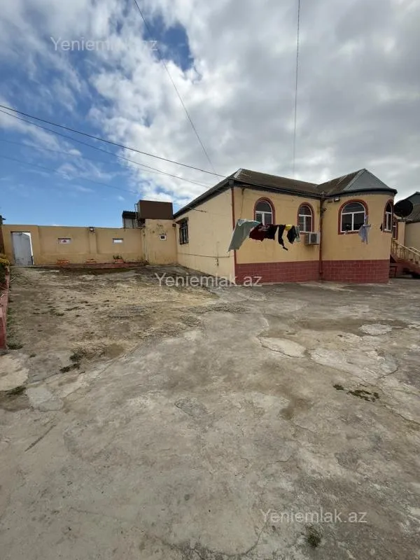 Satılır 7 otaqlı həyət evi 220 m²