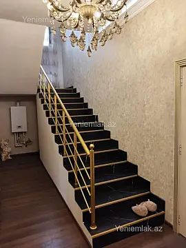 Satılır 4 otaqlı həyət evi 156 m²