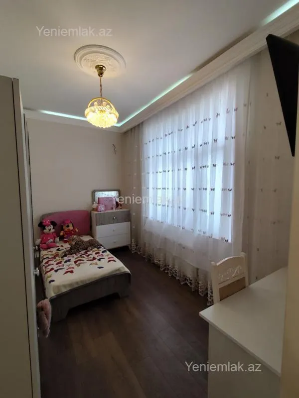 Satılır 4 otaqlı həyət evi 156 m²