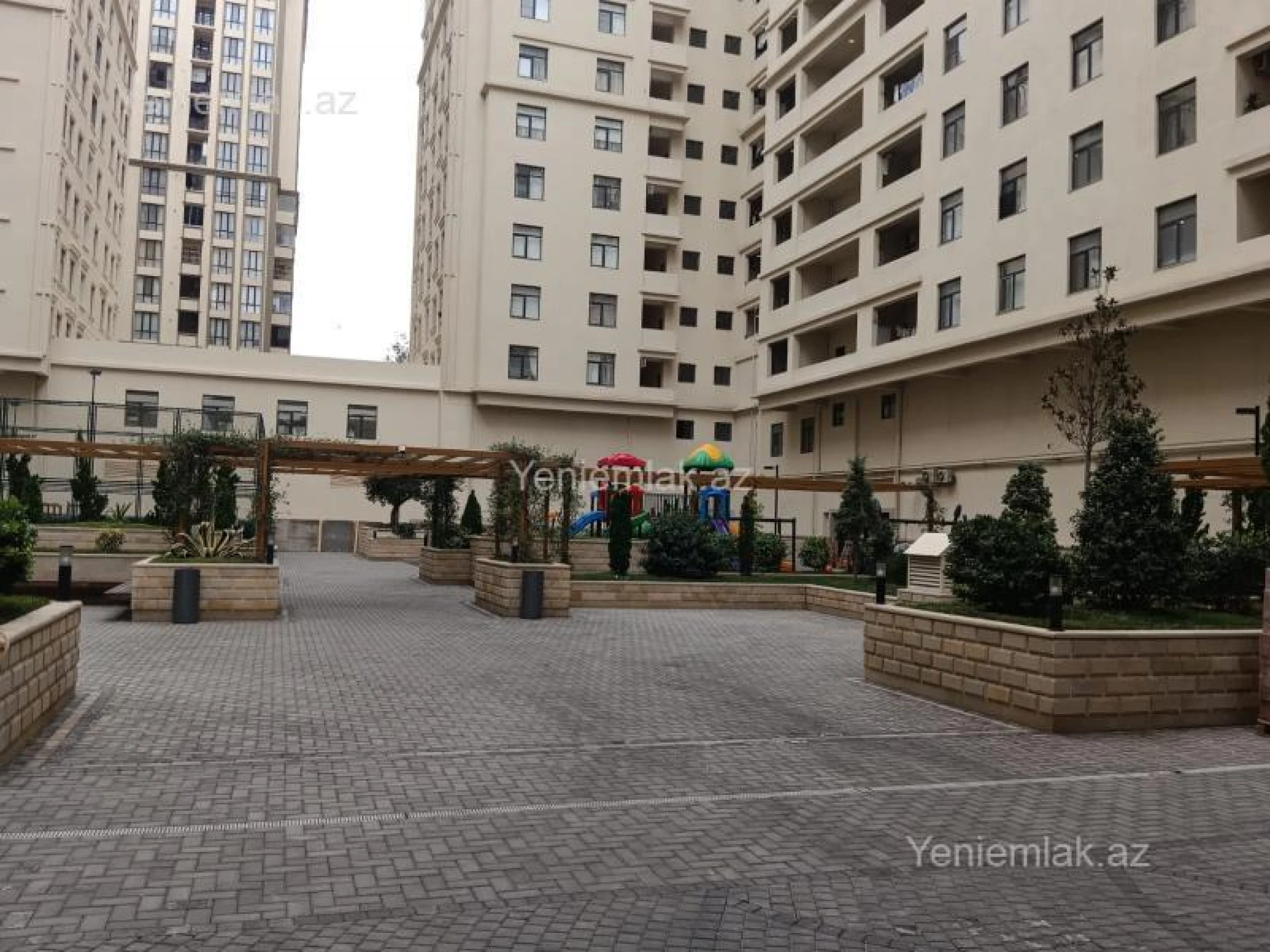 Satılır 3 otaqlı yeni tikili 135 m²