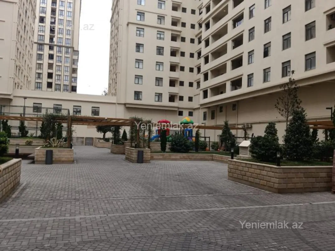 Satılır 3 otaqlı yeni tikili 135 m²