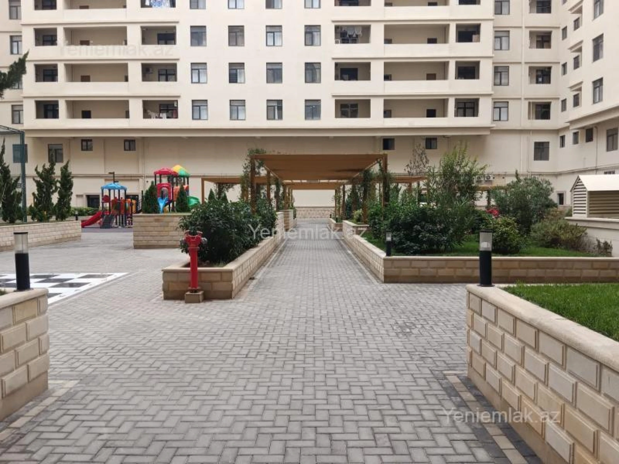 Satılır 3 otaqlı yeni tikili 135 m²